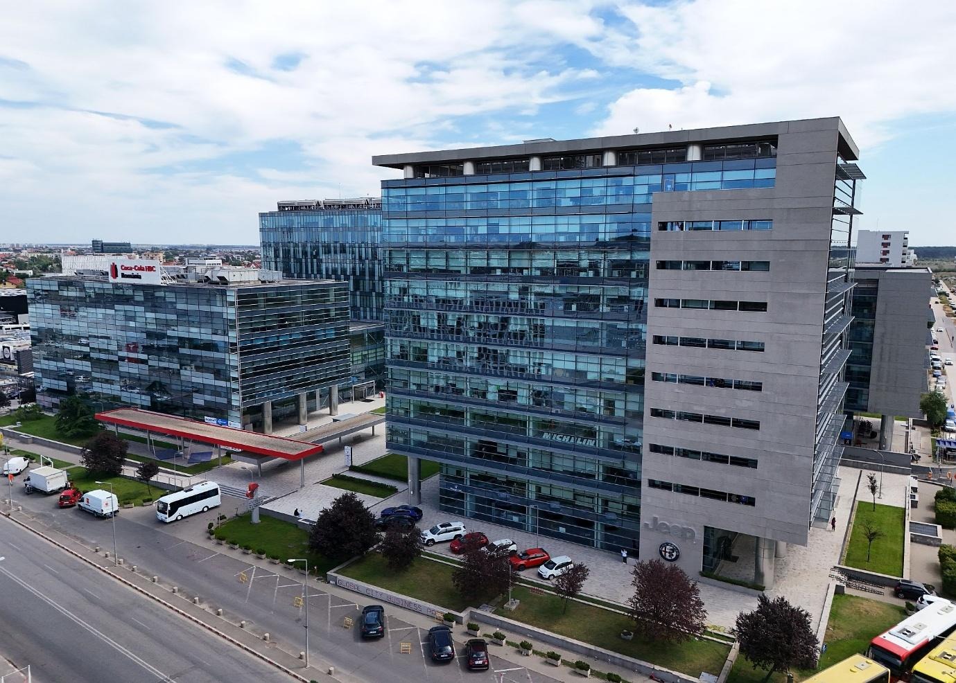 spatii de birouri Bucuresti clasa A CBD Floreasca, inchiriere birouri Bucuresti zone Victoriei Universitate, piata office Bucuresti analiza 2026 chirii si cerere, birouri moderne Bucuresti certificare BREEAM LEED WELL, spatii de birouri Bucuresti pentru companii IT outsourcing, coworking Bucuresti spatii flexibile business, cost chirie birouri Bucuresti comparatie zone, dezvoltare imobiliara office Bucuresti hub economic Romania, birouri Bucuresti transport metrou accesibilitate, inchiriere spatii birouri Bucuresti companii corporate