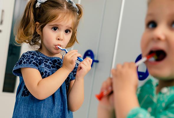 Stomatologia pentru copii se bazeaza pe invatarea igienei corecte